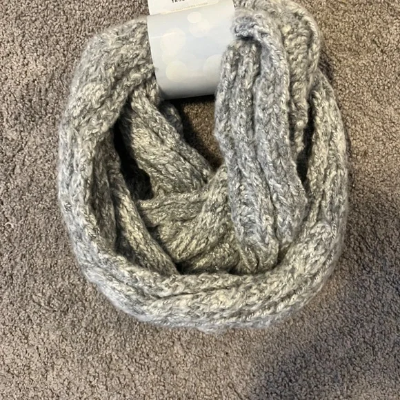 True North Infinity scarf - Picture 4 of 6